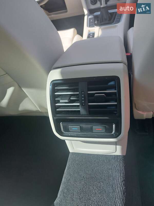 Универсал Volkswagen Passat 2018 в Черновцах