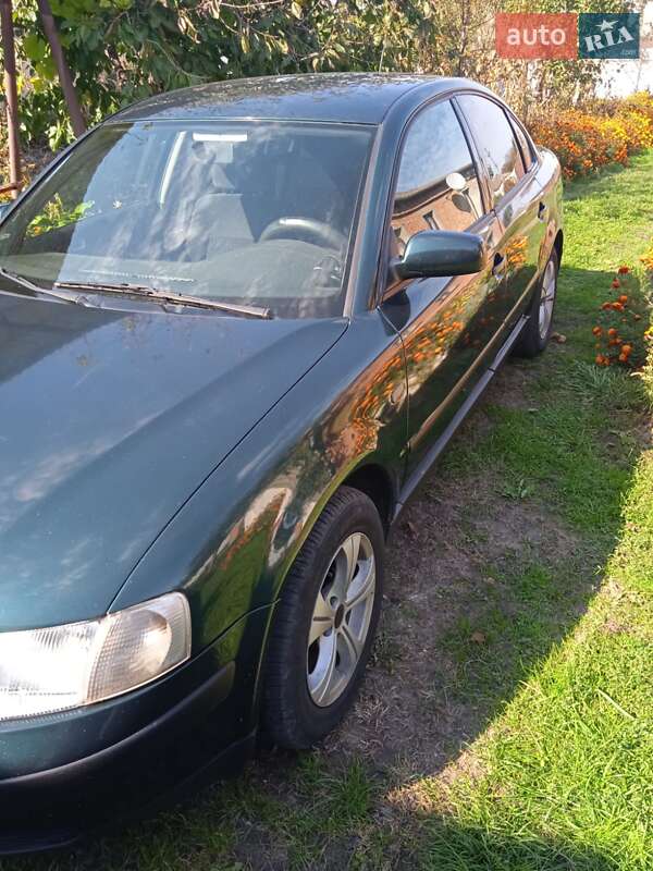 Седан Volkswagen Passat 1997 в Переяславе