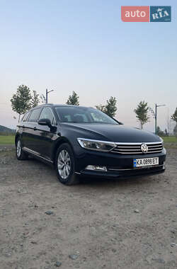 Универсал Volkswagen Passat 2018 в Киеве