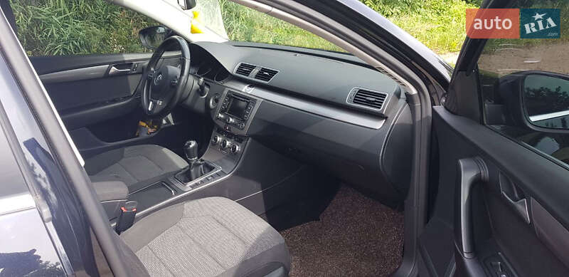 Універсал Volkswagen Passat 2013 в Івано-Франківську