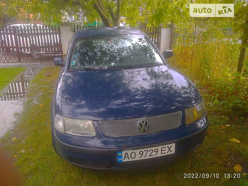 Седан Volkswagen Passat 1999 в Ужгороді