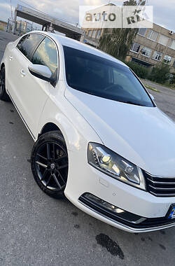 Седан Volkswagen Passat 2011 в Кременчуці