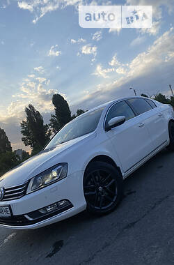 Седан Volkswagen Passat 2011 в Кременчуці