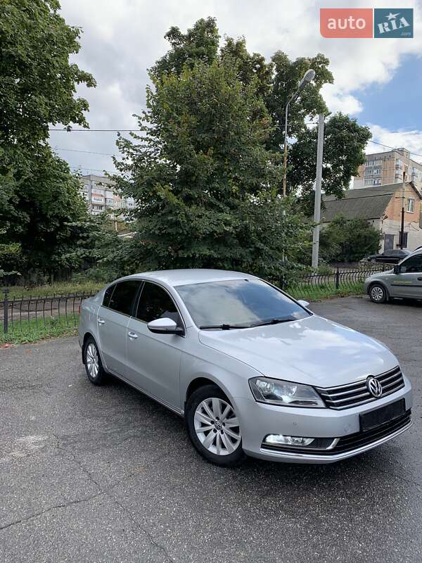 Седан Volkswagen Passat 2015 в Харькове