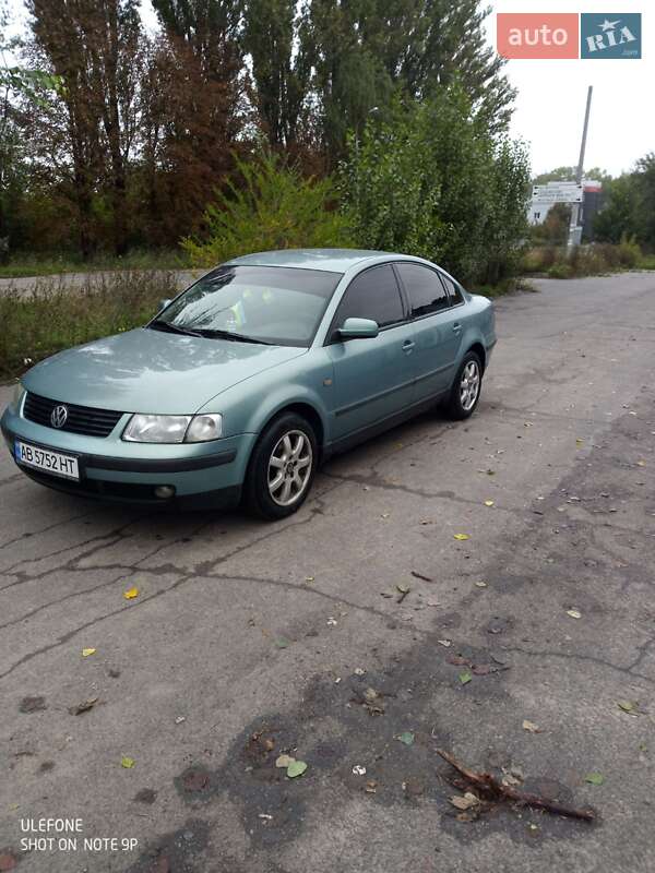 Седан Volkswagen Passat 1998 в Вінниці