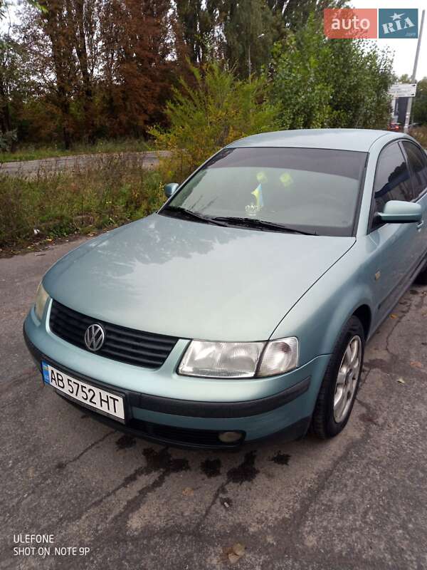 Седан Volkswagen Passat 1998 в Вінниці