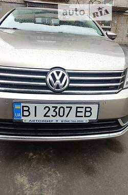 Седан Volkswagen Passat 2013 в Киеве