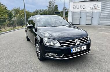Седан Volkswagen Passat 2011 в 