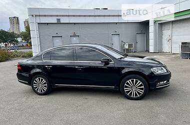 Седан Volkswagen Passat 2011 в 