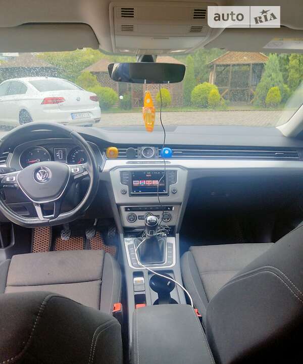 Універсал Volkswagen Passat 2016 в Львові