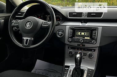 Седан Volkswagen Passat 2014 в Дрогобичі