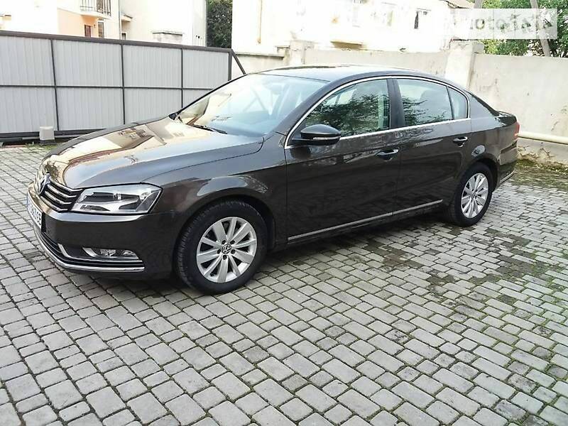 Седан Volkswagen Passat 2012 в Івано-Франківську