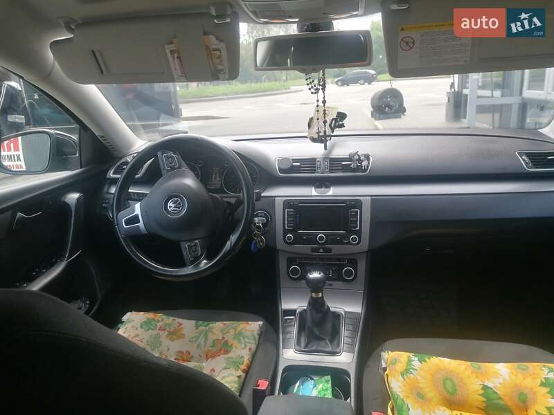Седан Volkswagen Passat 2011 в Дрогобыче