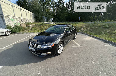 Седан Volkswagen Passat 2013 в Ірпені