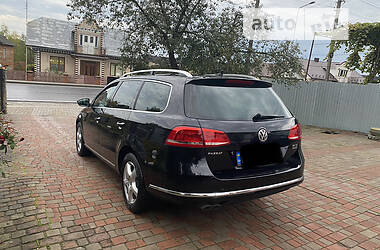 Універсал Volkswagen Passat 2011 в Тернополі