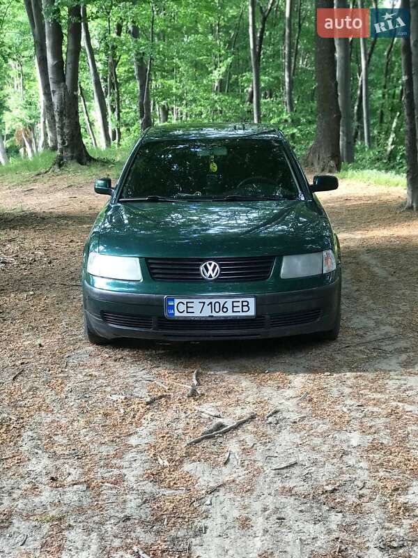 Седан Volkswagen Passat 1999 в Сторожинце