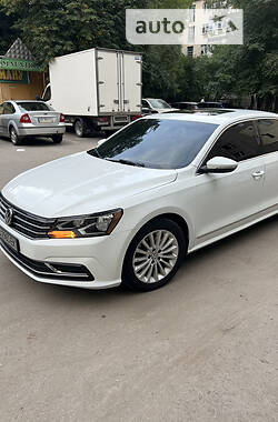 Седан Volkswagen Passat 2016 в Виннице