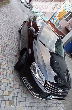 Седан Volkswagen Passat 2012 в Тячеві