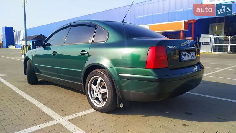 Седан Volkswagen Passat 2000 в Сумах