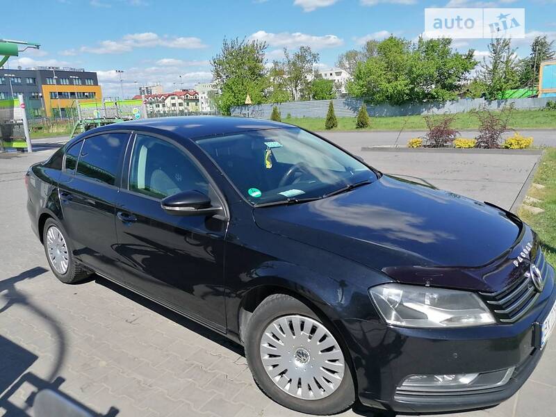 Седан Volkswagen Passat 2013 в Хмельницькому