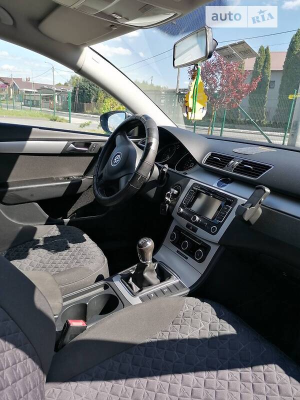 Седан Volkswagen Passat 2013 в Хмельницькому