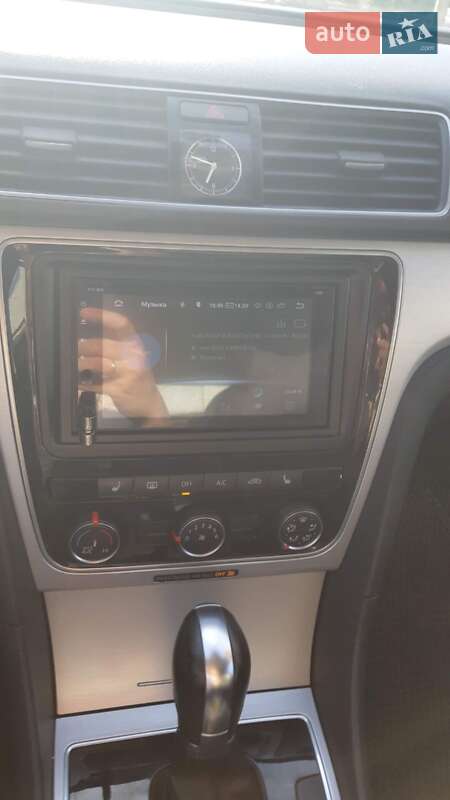 Седан Volkswagen Passat 2013 в Одессе