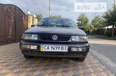 Седан Volkswagen Passat 1994 в Смеле