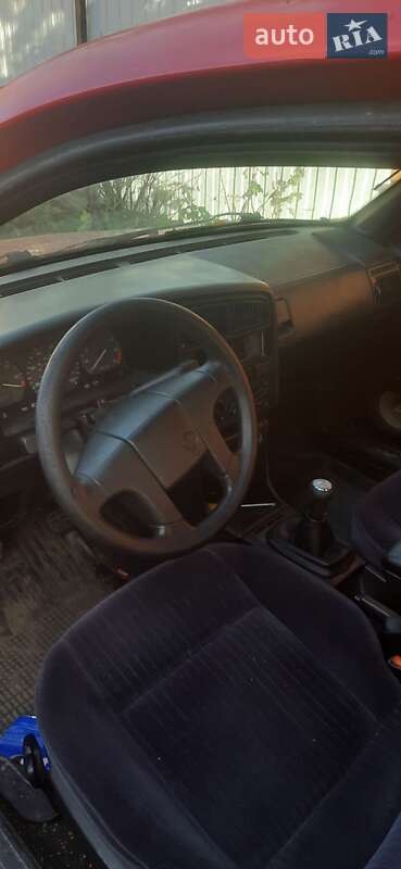 Седан Volkswagen Passat 1992 в Ніжині