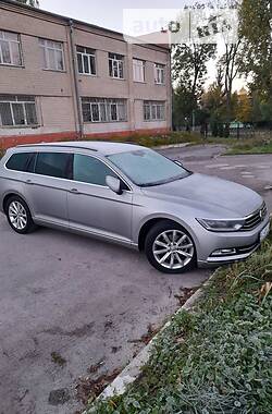 Универсал Volkswagen Passat 2015 в Житомире