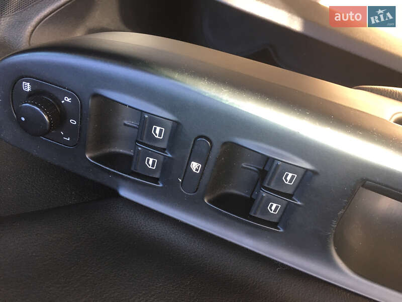 Седан Volkswagen Passat 2010 в Черновцах