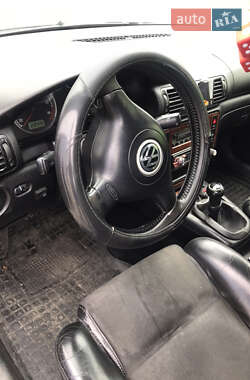 Седан Volkswagen Passat 2003 в 