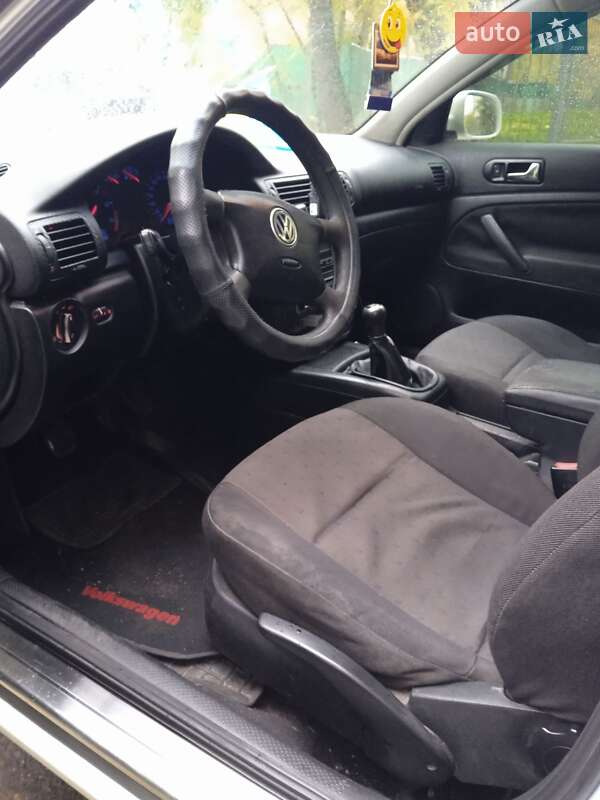 Седан Volkswagen Passat 1998 в Києві