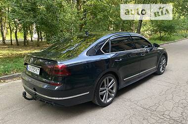 Седан Volkswagen Passat 2017 в Харкові