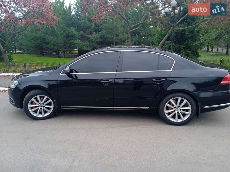 Седан Volkswagen Passat 2012 в Киеве