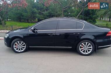 Седан Volkswagen Passat 2012 в Киеве