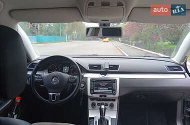 Седан Volkswagen Passat 2012 в 