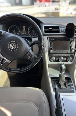 Седан Volkswagen Passat 2012 в Виннице