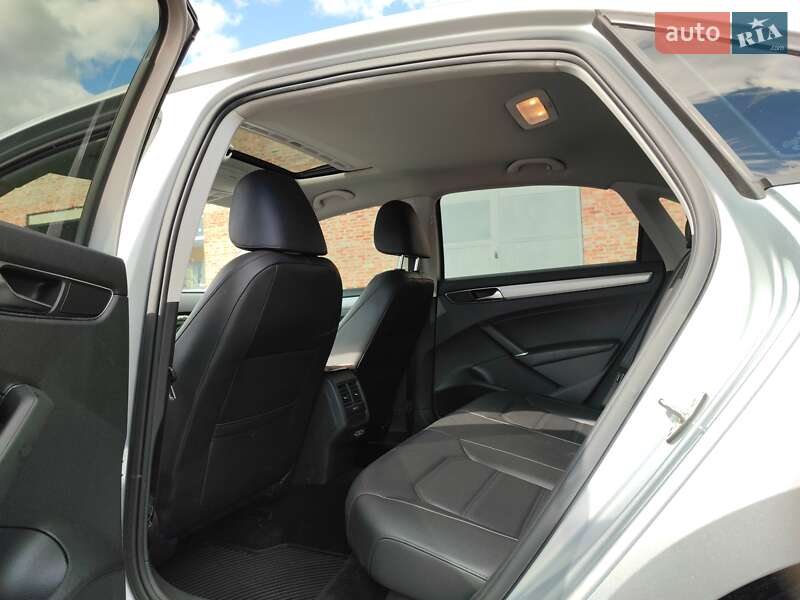 Седан Volkswagen Passat 2018 в Львові