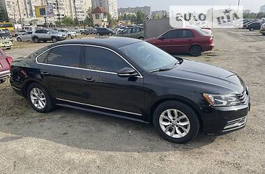 Седан Volkswagen Passat 2015 в Киеве