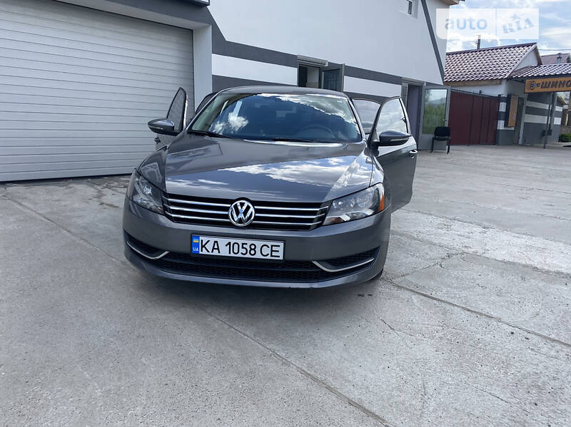 Седан Volkswagen Passat 2011 в Самборе