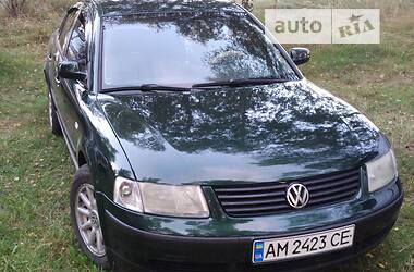 Седан Volkswagen Passat 1998 в Житомирі