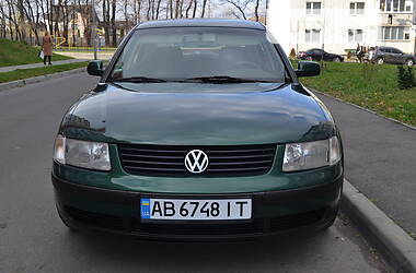 Седан Volkswagen Passat 2000 в Виннице