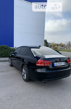 Седан Volkswagen Passat 2014 в Дніпрі