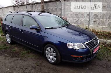 Універсал Volkswagen Passat 2010 в Козятині