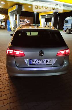 Универсал Volkswagen Passat 2013 в Хмельницком