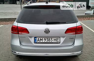 Универсал Volkswagen Passat 2011 в Житомире