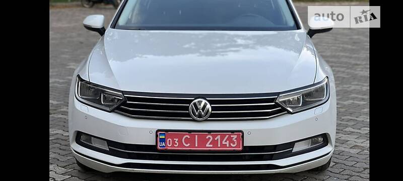 Универсал Volkswagen Passat 2016 в Киеве