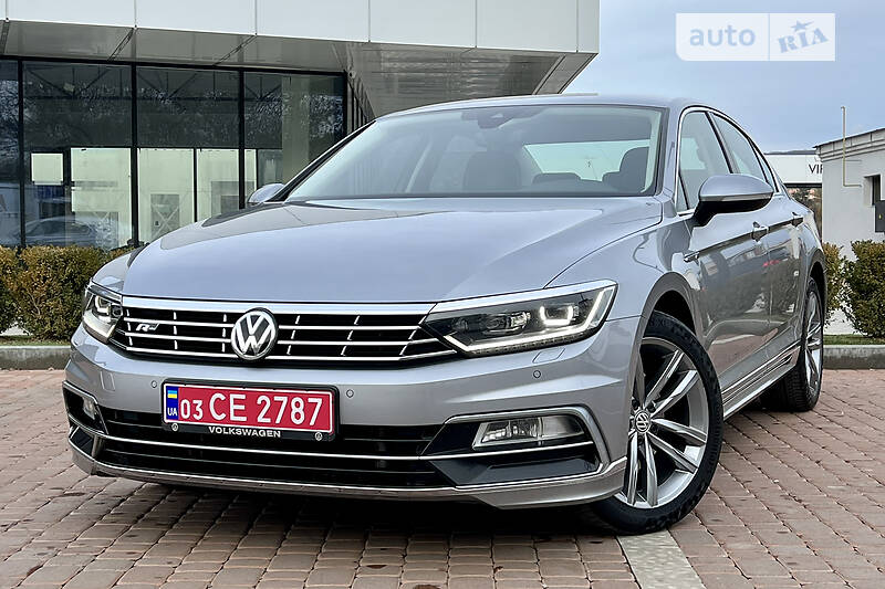 Седан Volkswagen Passat 2019 в Ужгороде