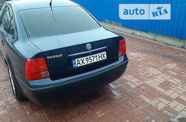 Седан Volkswagen Passat 1998 в Полтаві