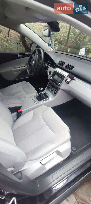 Седан Volkswagen Passat 2005 в Тячеве